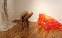Desnudos, en una galería porteña: Marcelo Dansey / Clarín