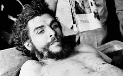 PROA21 abre con una muestra inspirada en las últimas fotos del Che Guevara: Marcelo Parajó / Perfil